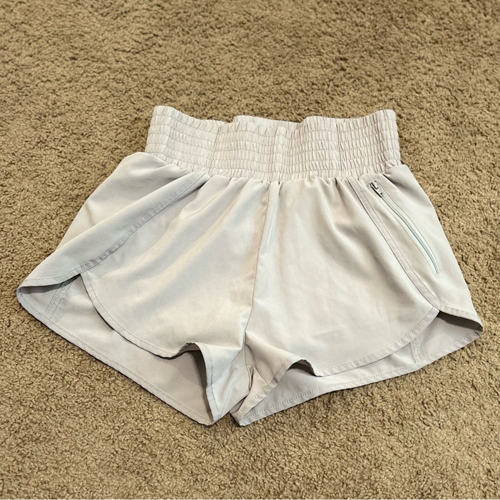 Gray High Rise Athletic Shorts Elastic Waist & Zip Pocket Size Small Like New - Picture 5 of 5